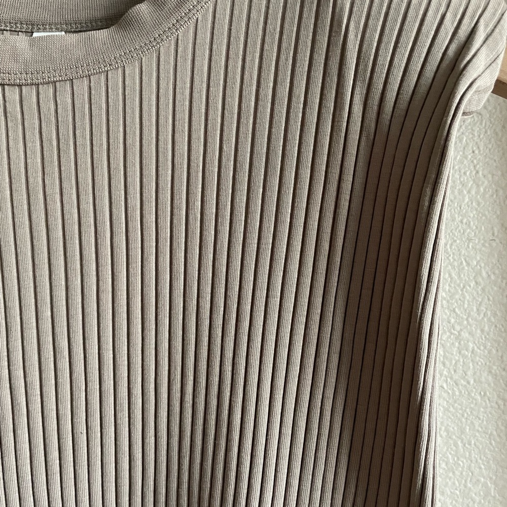 KOTN Ribbed Power Tank - NWOT - Picture 5 of 10